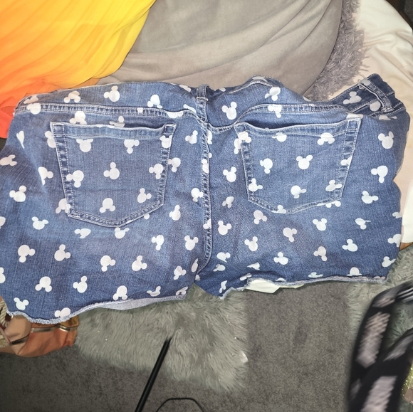 Torrid Disney Mickey Mouse Denim Shorts 20 - Picture 4 of 4